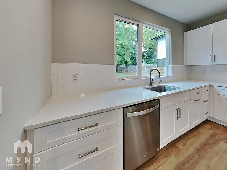 1214 Garner Rd — Photo 9