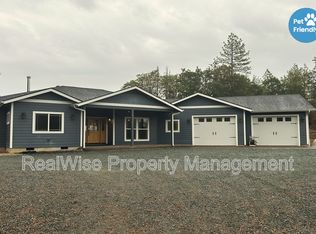 235 Needlewood Dr, Grants Pass, OR 97526