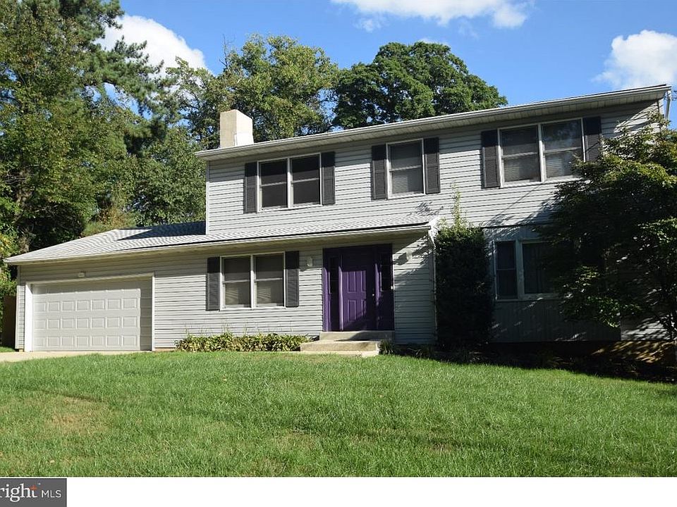 1st image of 298 Woodcroft Ave