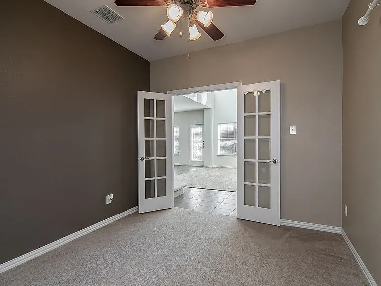 8740 Bigelow Dr — Photo 3