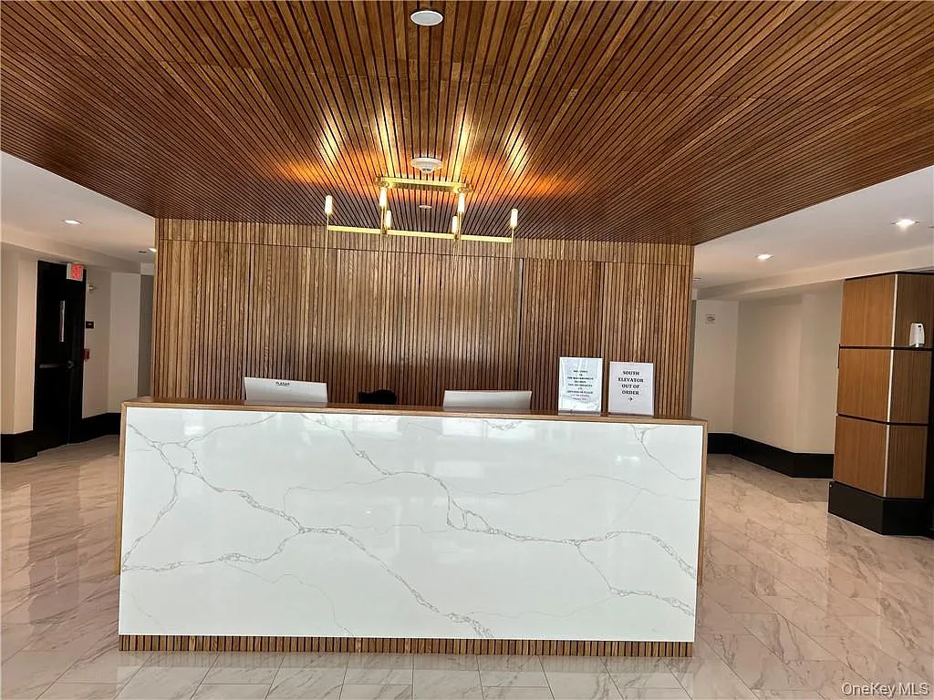 1 bed, 1.0 bath, 931 sqft, $3,100 — Photo 3