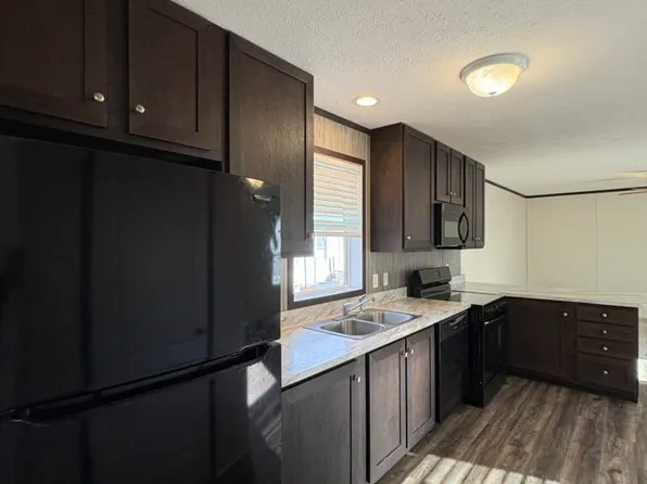 17311 E Us Highway 40 Site #B65, Independence, MO 64055