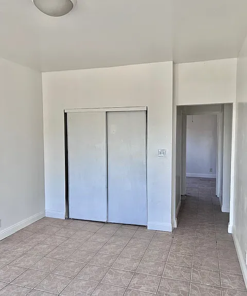 707 W 74th St #18 — Photo 3
