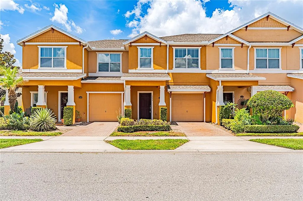 3 bed, 2.5 bath, 1366 sqft, $2,190 — Photo 1