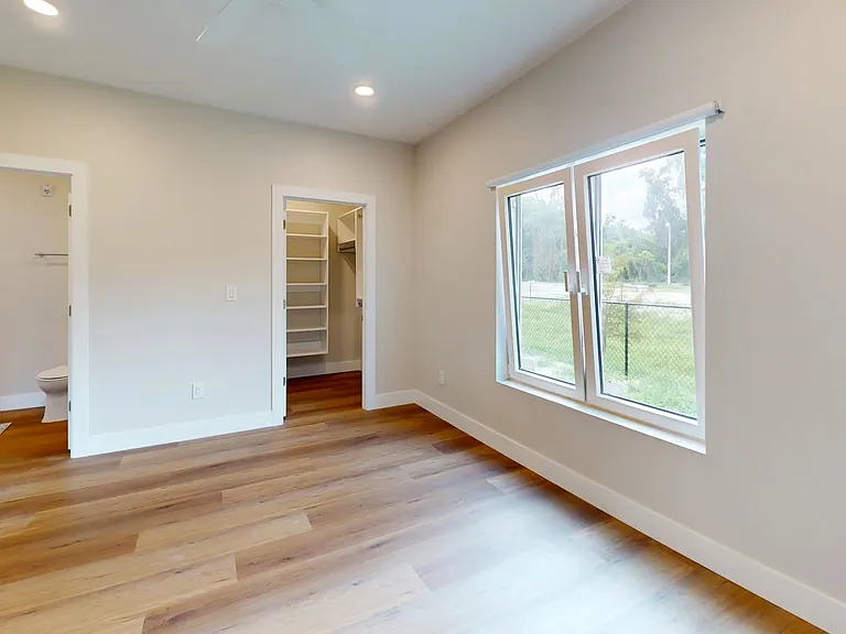 2846 NW 7th Ter — Photo 53
