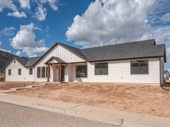 680 S Heritage Hills Dr, Parowan, UT 84761