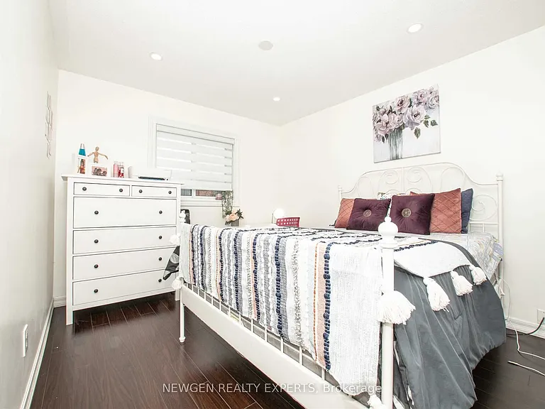 134 Muirland Cres N #MAIN FL — Photo 12