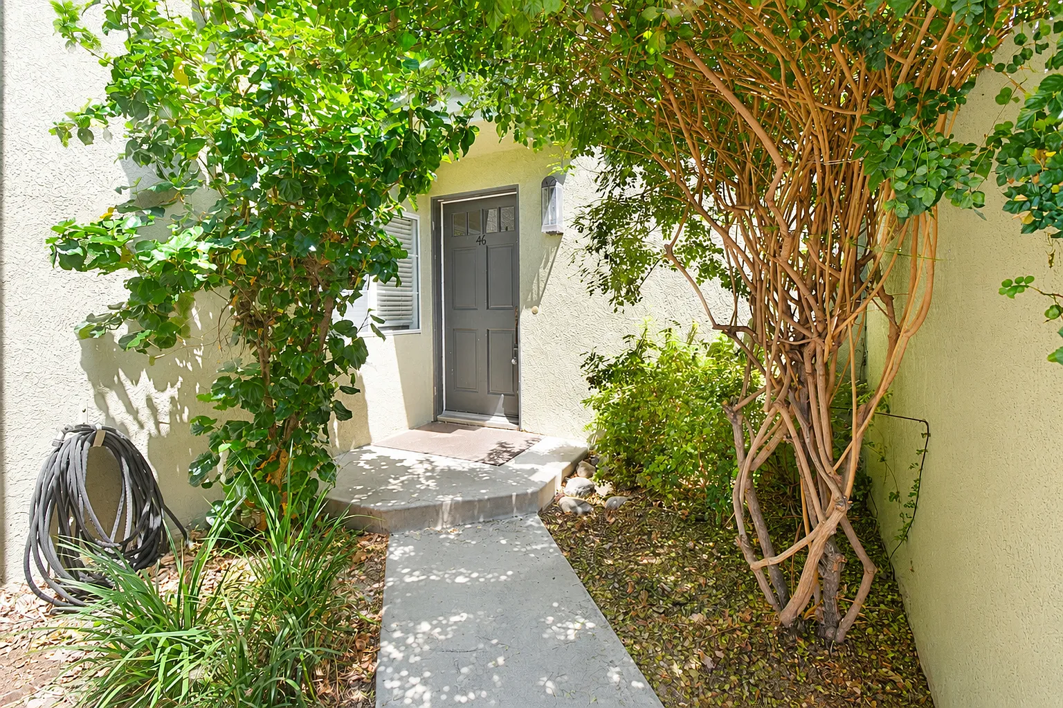 3 bed, 2.5 bath, 1400 sqft, $3,100 — Photo 2