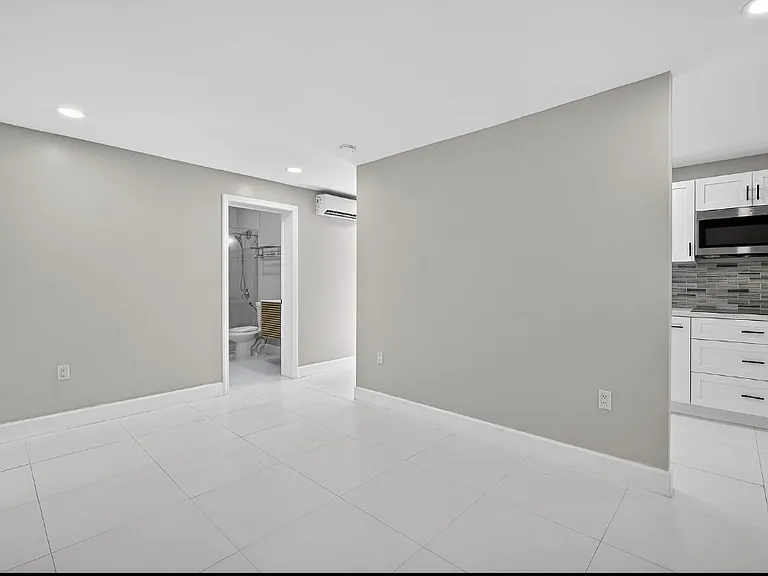 1501 SW 154th Ct — Photo 3