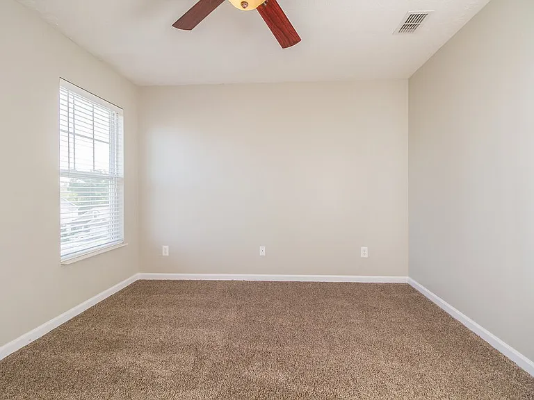 902 Grand Oak Dr — Photo 7