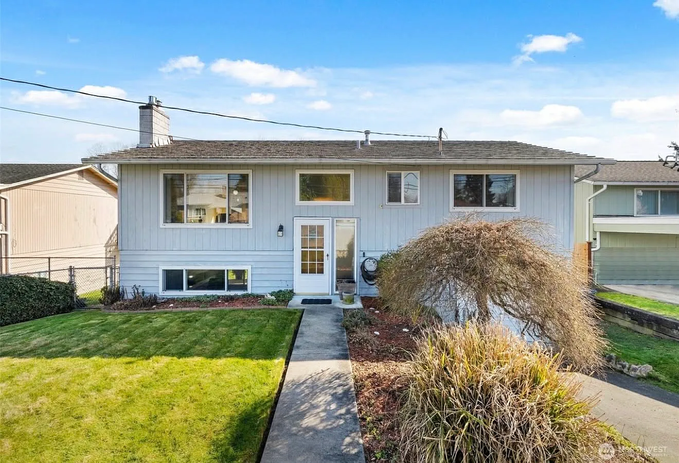5 bed, 1830 sqft, $875 — Photo 1