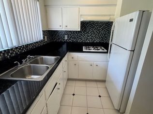 95 Hurlbut St APT 6, Pasadena, CA 91105