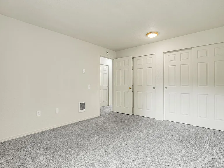 PARKGROVE APARTMENTS — Photo 19