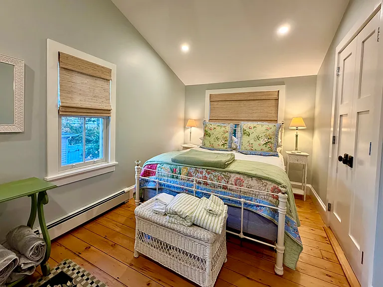 12 Wesley Ave — Photo 10
