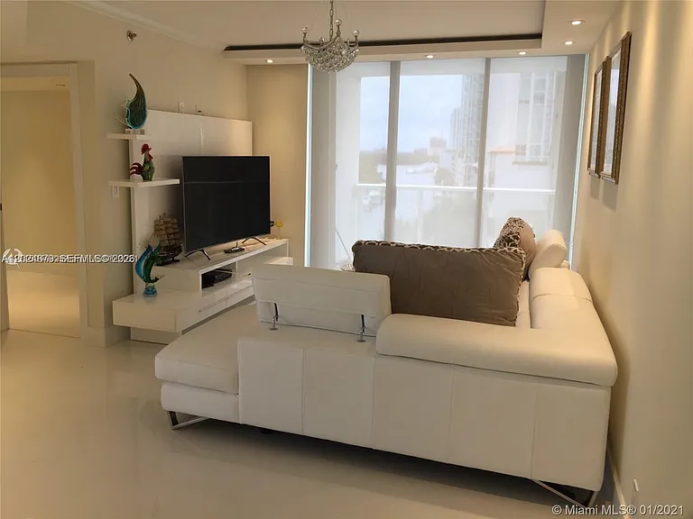 16485 Collins Ave #538 — Photo 8