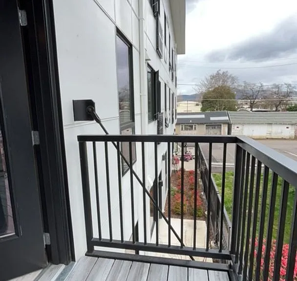 121 S Holly — Photo 26
