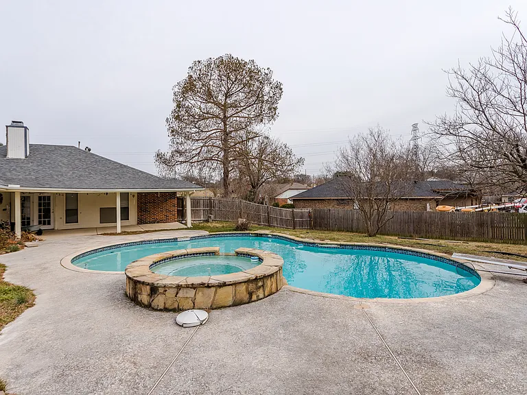 4617 Olympia Dr — Photo 45