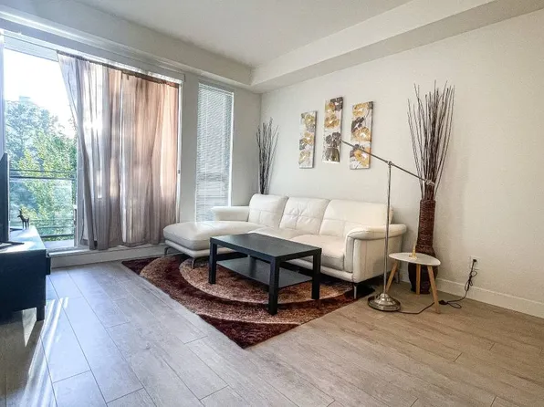 13919 Fraser Hwy #216, Surrey, BC V3T 4E6