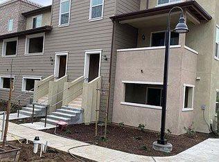 996 Newberry Ln, Claremont, CA 91711