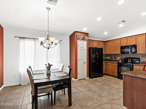 5th image of 4157 E Coolbrooke Dr