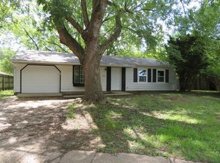 3316 Ridgewood Dr, Champaign, IL 61820