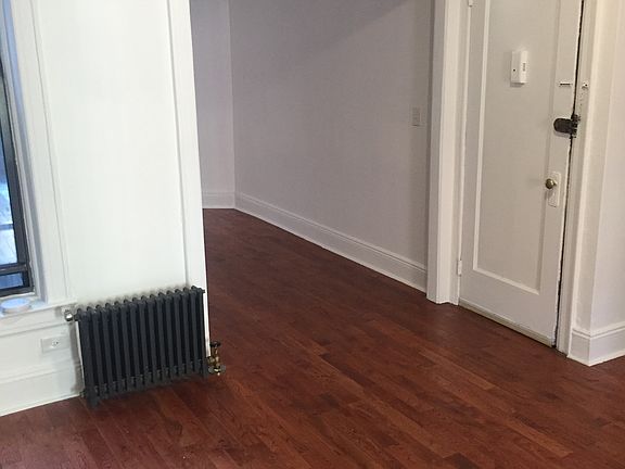 5th image of 3417 42nd St #2R