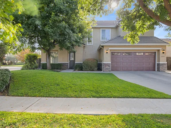 1242 N Julieann Street, Visalia, CA 93291