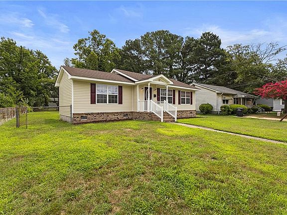 3rd image of 10 Langley Cir