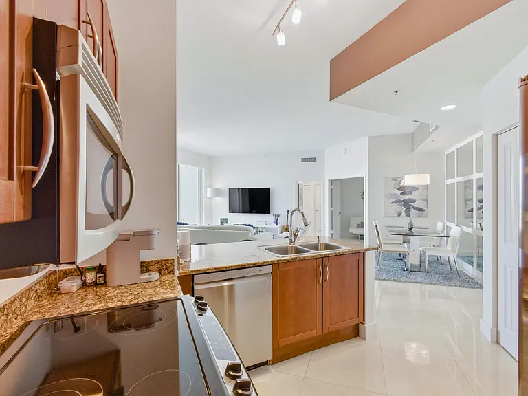 350 N Federal Hwy #Penthouse 09 — Photo 19