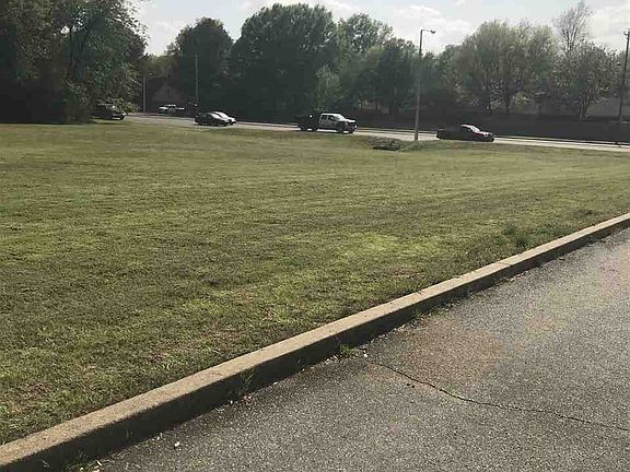 4th image of 4820 Germantown Rd