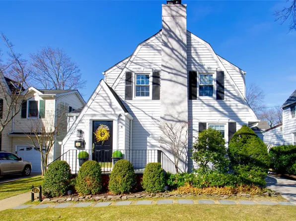 183 Bromleigh Road, Garden City, NY 11530