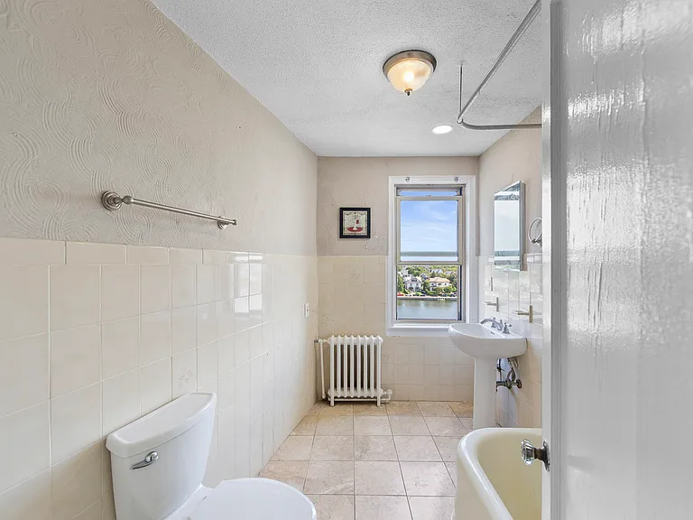 400 Deal Lake Dr #7H — Photo 19