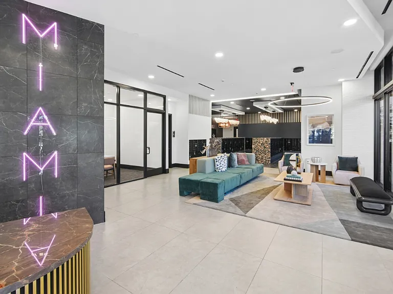 Aura North Miami Beach — Photo 41