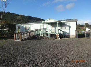 409 Oak St, Yoncalla, OR 97499