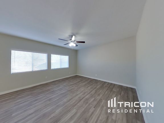 4th image of 1036 E Omega Dr