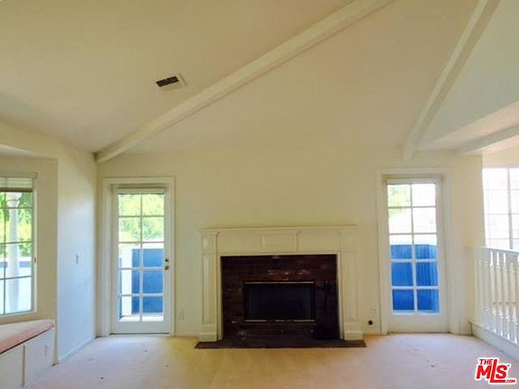 5th image of 18713 Hatteras St Unit 5
