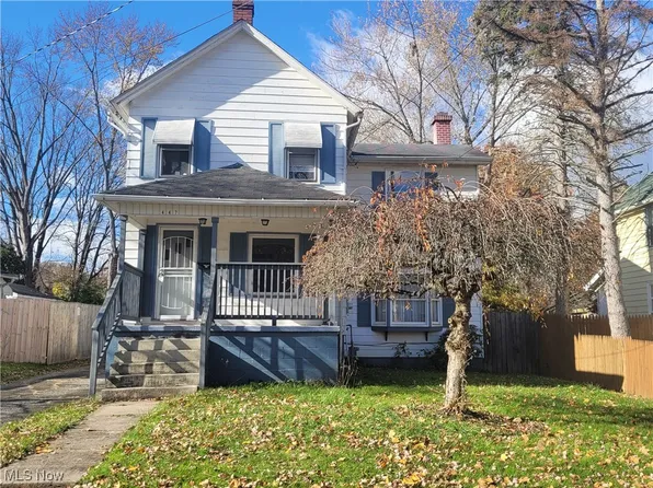 447 8th St, Struthers, OH 44471