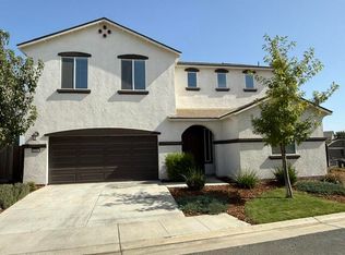 2232 S Crumal St, Visalia, CA 93292