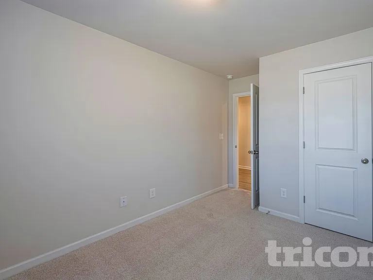 503 Slyfox Ln — Photo 17
