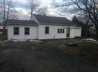 26 High St, Hubbardston, MA 01452