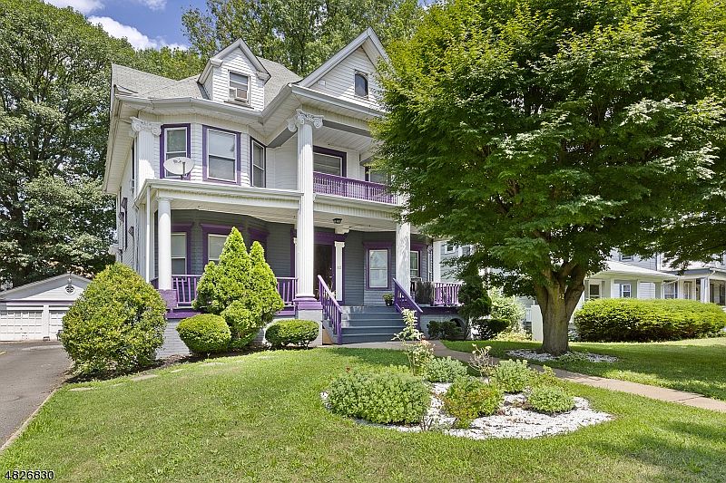 1st image of 32 Warrington Pl