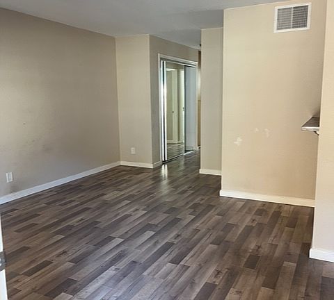 5th image of 555-1 E Olive Ave #105