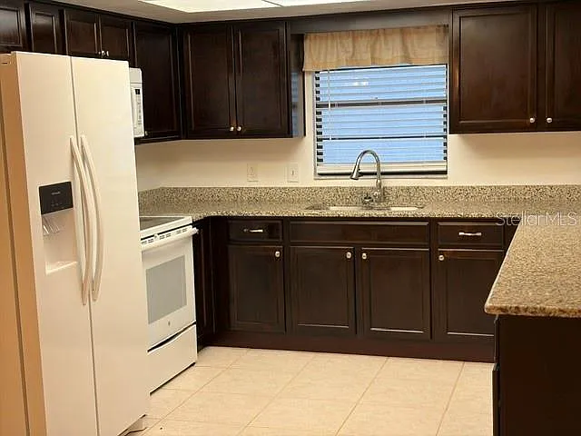 1922 Dockside Dr — Photo 5