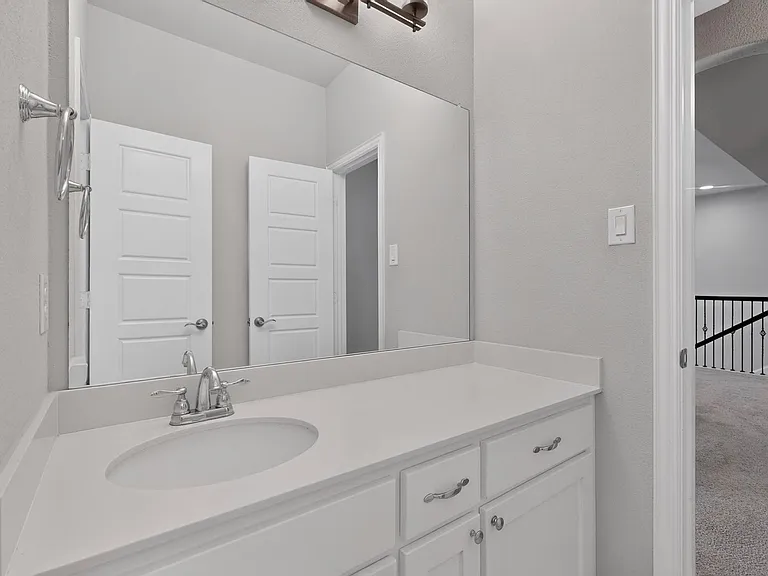 8261 Kentland Dr — Photo 33