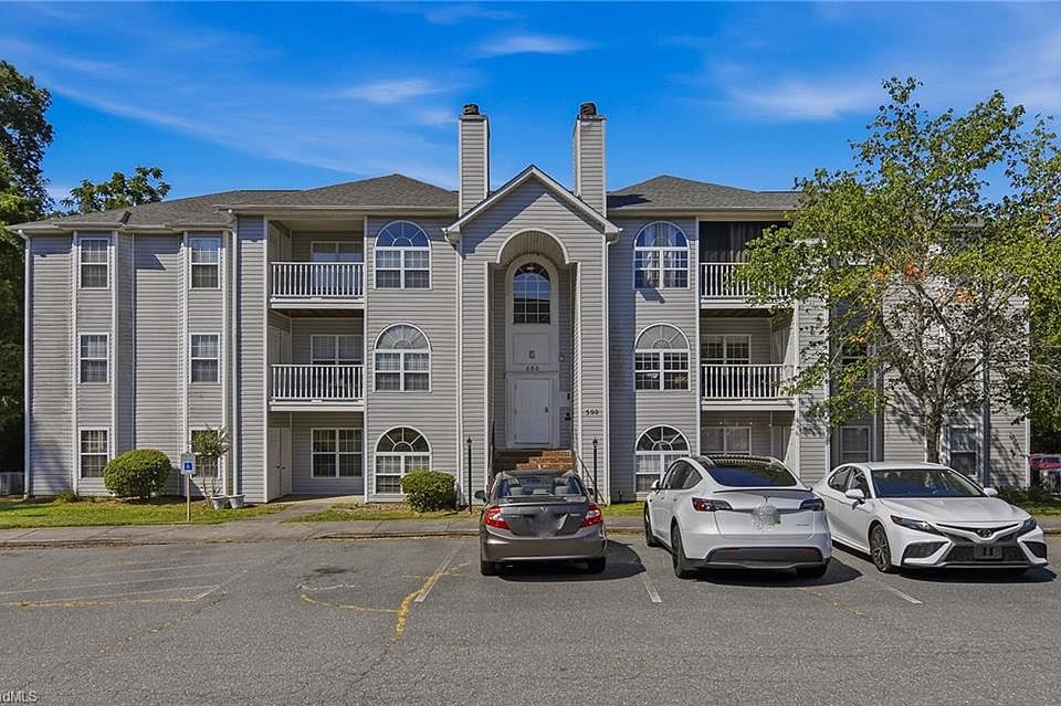 1st image of 514 Rivertree Ln