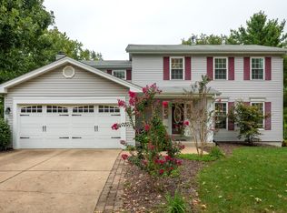 1001 Hollybend Dr, Ballwin, MO 63021