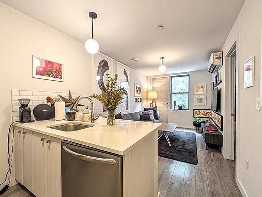 Rented by MySpaceNYC | media 12