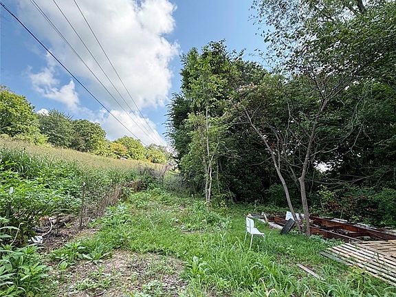 4th image of 2872 Highway 7 N