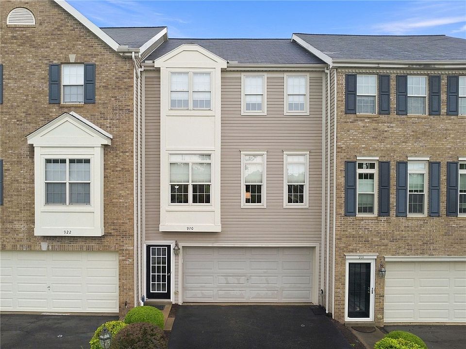 1st image of 920 Royal Ct