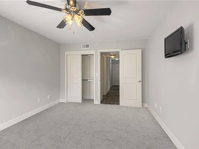 920 Washington St #206 — Photo 11